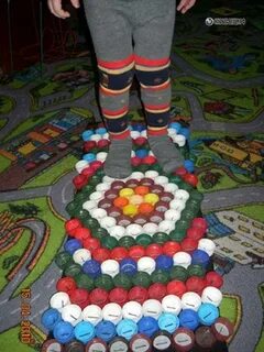 Коврик из крышек бутылок