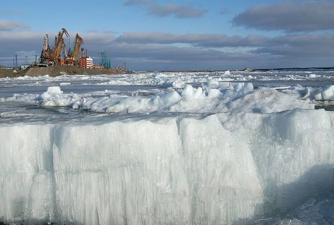 Ледоход на Енисее в Дудинке. Ледоход Енисей Норильск. Енисей река Дудинка. Дудинка Таймыр.