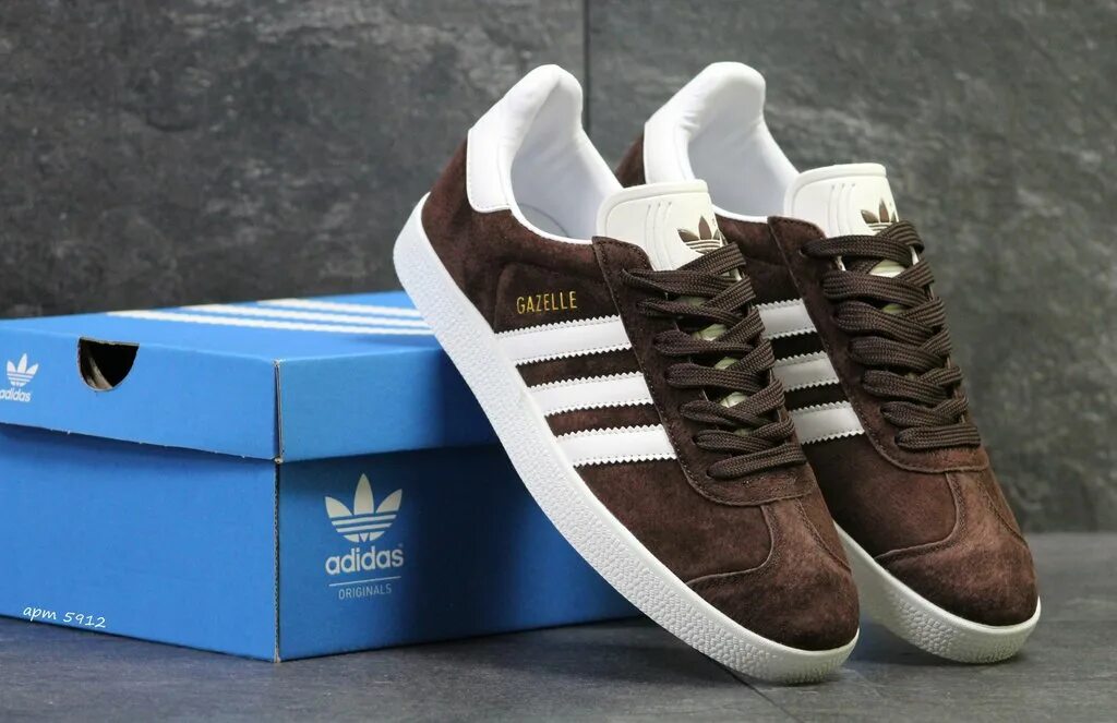 Adidas brown. Adidas Gazelle замшевые. Adidas Gazelle Brown. Adidas Gazelle коричневые. Адидас Gazelle коричневый.