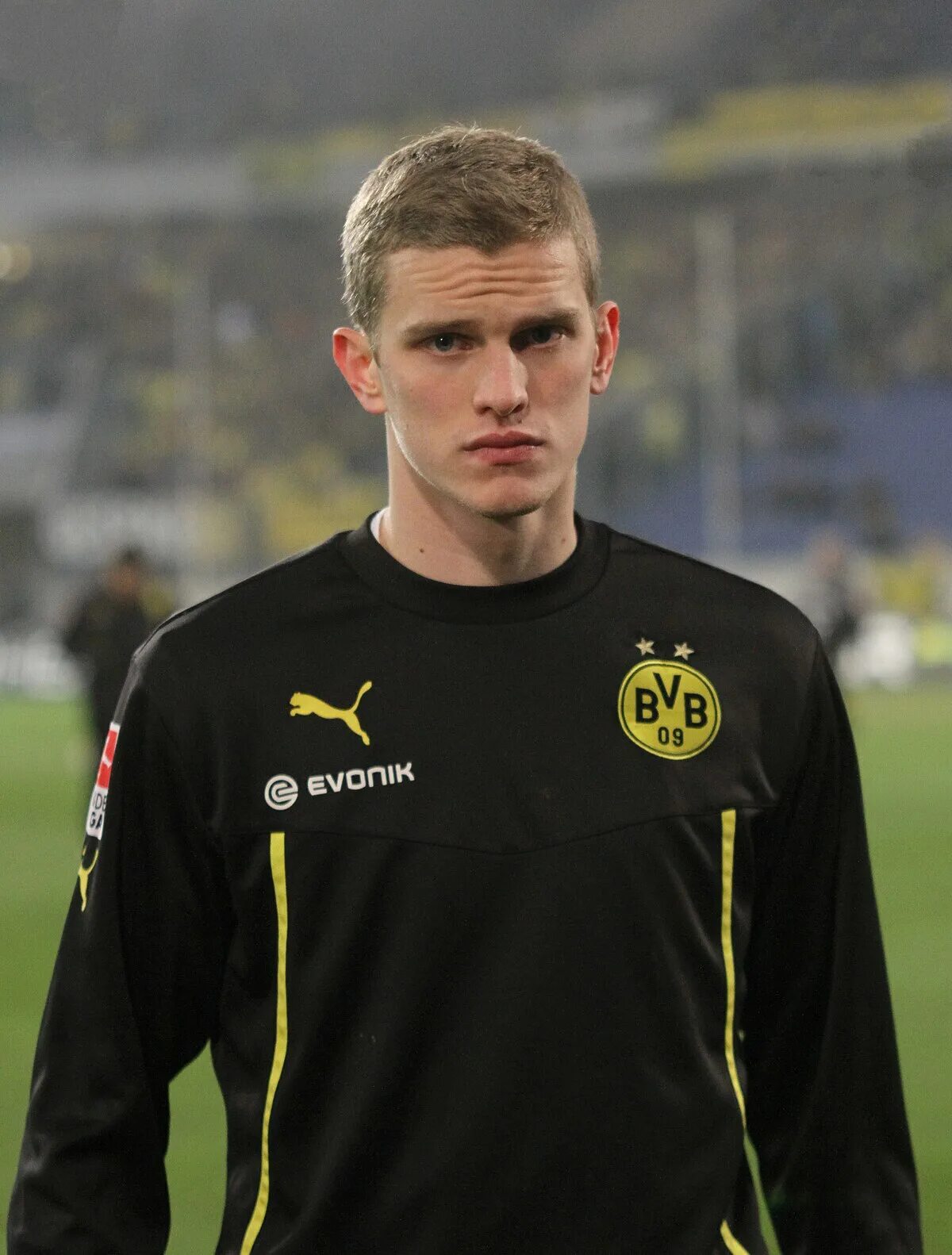 Свен бендер. Свен мейнанс футболист. Свен бендер. Ларс кинг германия. Свен бендер.