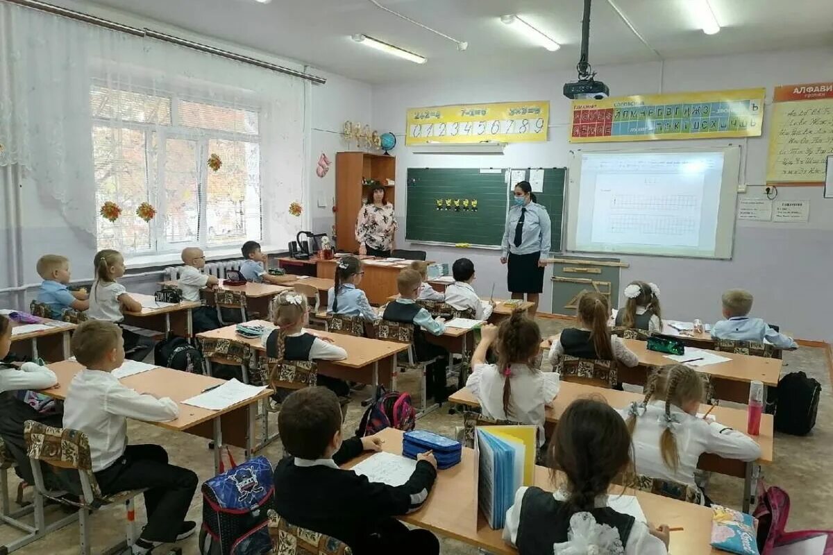 9 школа мегион. Гимназия 5 мегион. Школа 2 мегион. Сайт школы 9 мегион. Директор 9 школы мегион.