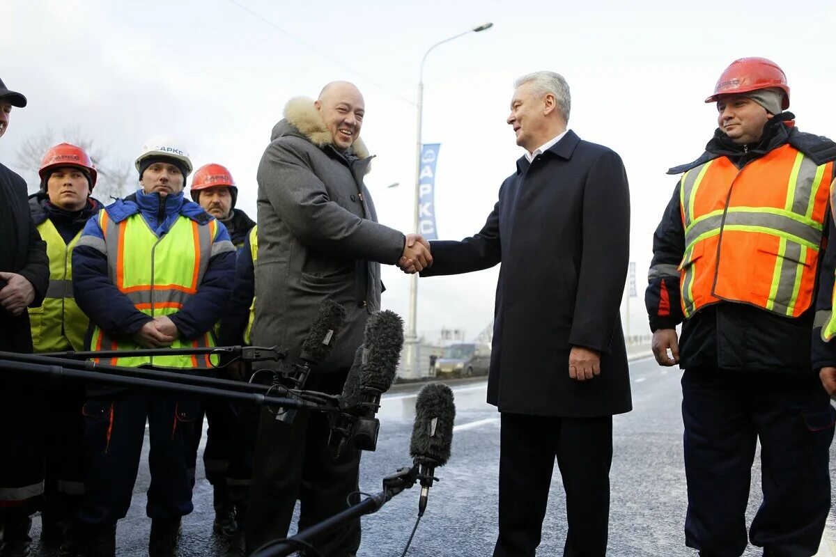 Собянин на открытии моста. Открытие путепровода Пуровский. Открытие путепровода Барклай. Открытие эстакады