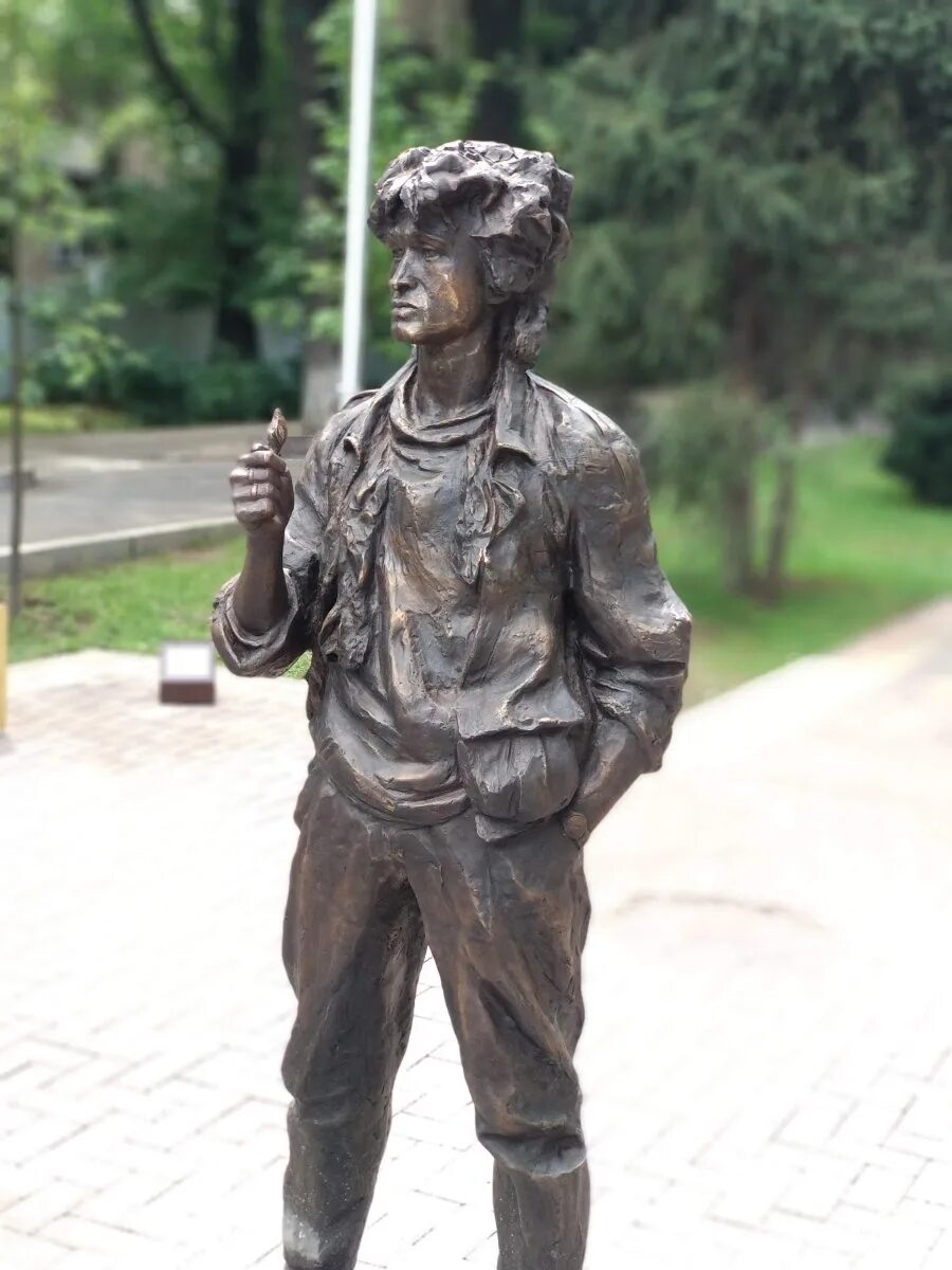 Памятник цою в алматы