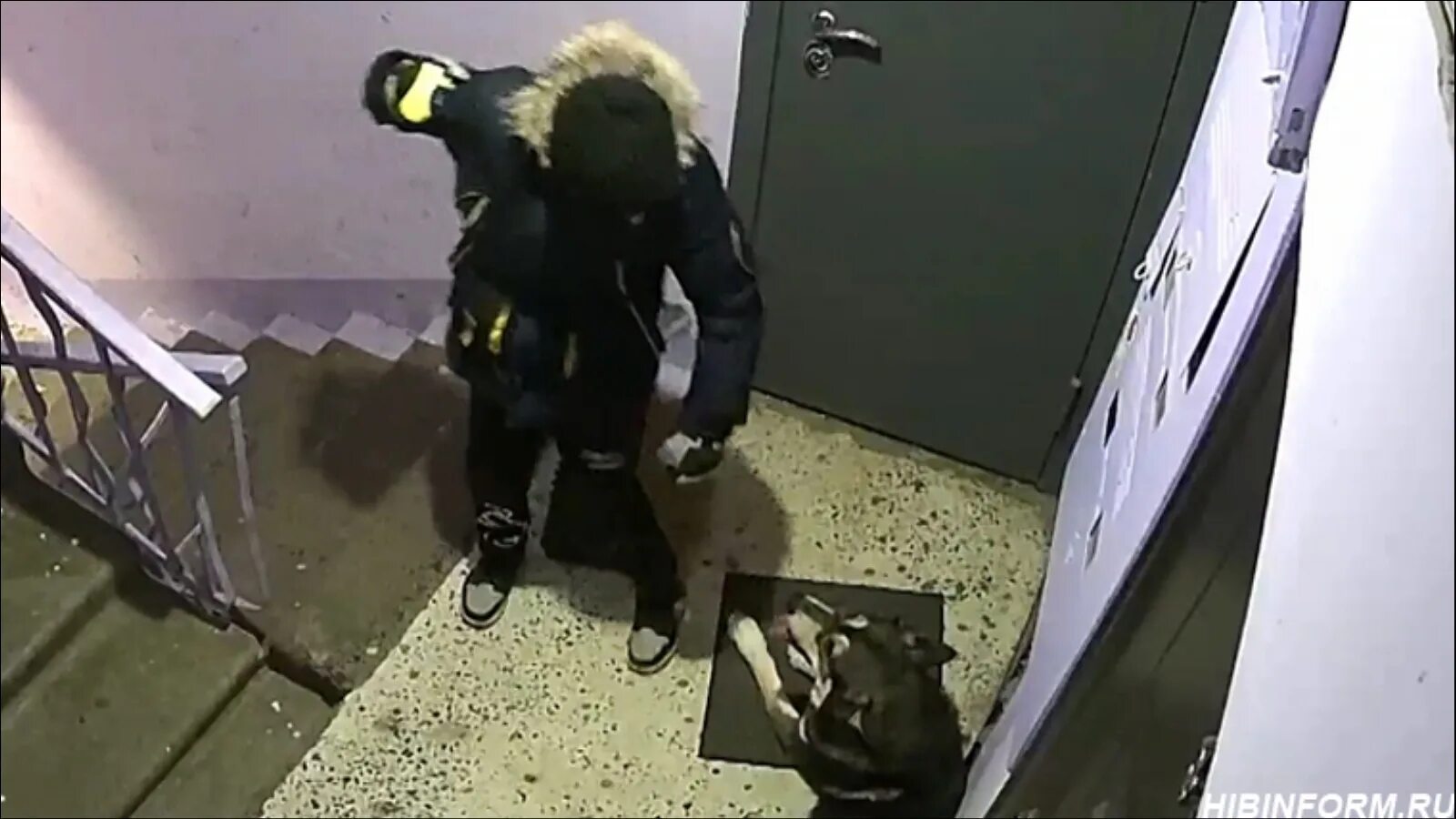 В Подъезде Видео