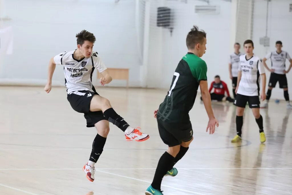 Футбольные поле радий нижний новгород. Фк радий нижний новгород 2007. Сш радий. Радий нижний новгород 2008. Логотип команды радий нижний новгород.