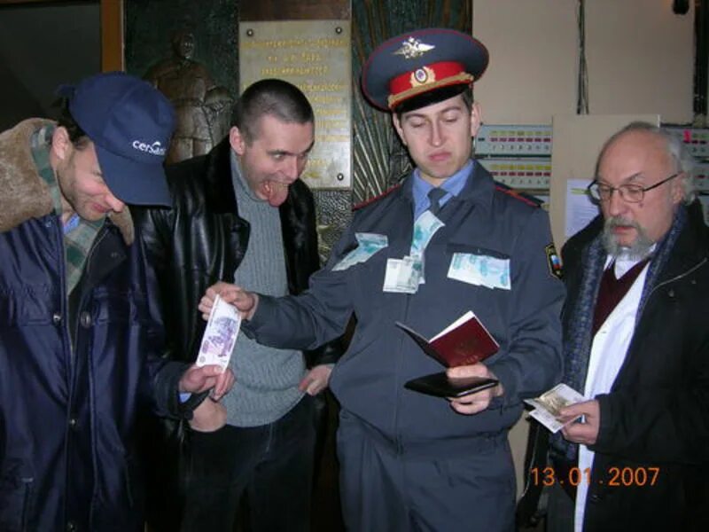 Страшный милиционер. Зачем ментами. Зачем ментами. Зачем ментами. Зачем ментами.
