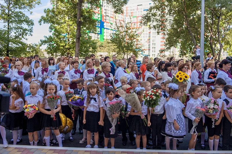 Школа номер 10 Сочи. Школа 12 Сочи. Школа 10 Сочи учителя. Школа 20 сочи