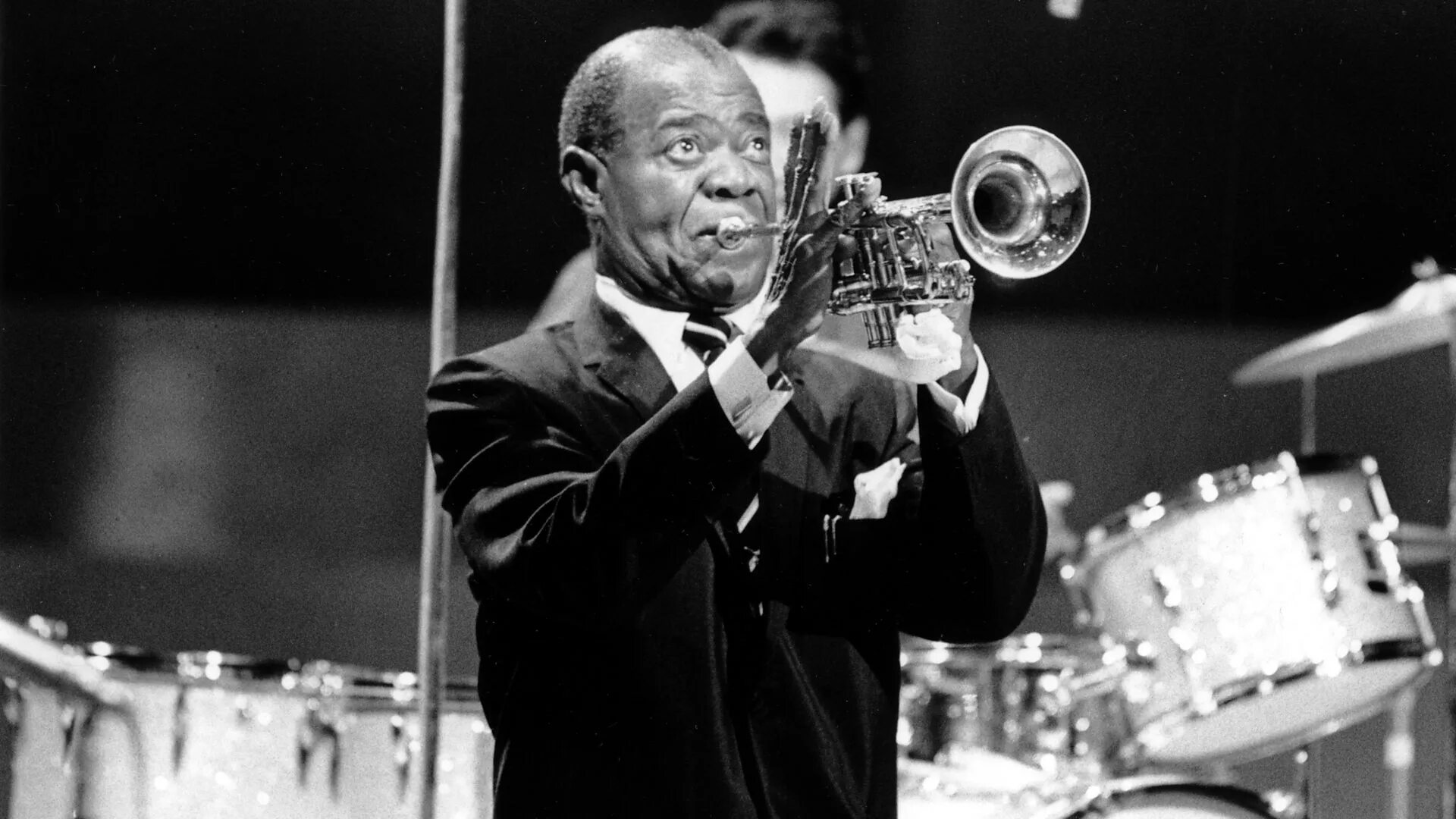 Луи армстронг исполнение. Луи армстронг (louis armstrong). луи армстронг джаз. луи армстронг фото. луи армстронг 1901.