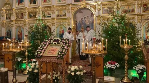 Сколько длятся службы в церкви в рождество