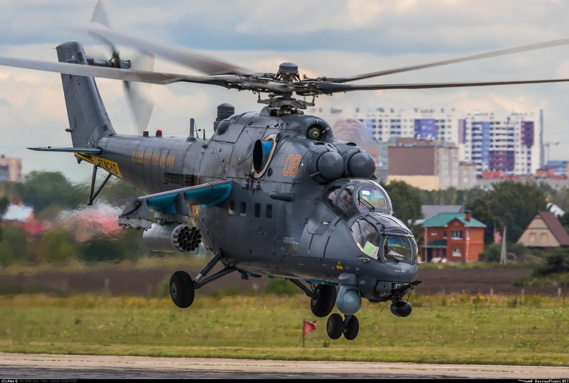 Ми-35м вертолёт вертолёты России. Ми-24 и ми-35. Ми-35мс армейский ударный вертолёт. Ми-35 вертолет.