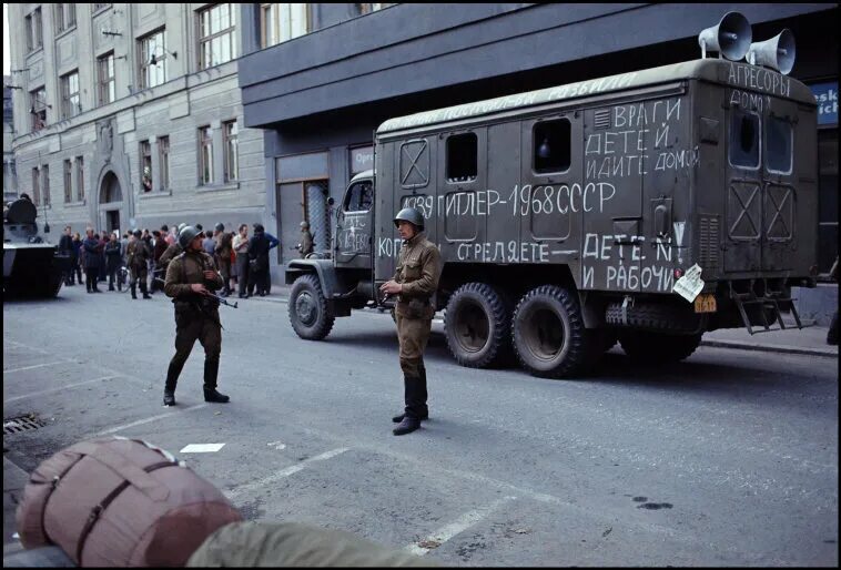 Операция Дунай Прага 1968. Оккупация Чехии 1968. Прага 1968 войска ГДР. Операция Дунай Чехословакия 1968.