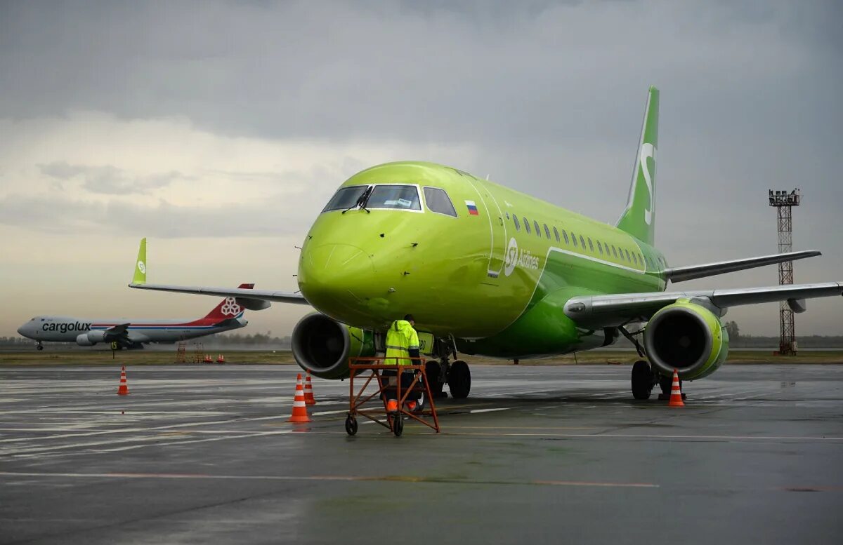 Embraer 170 s7. Эмбраер 170 s7. Е170 самолет s7. S7 самолеты авиакомпании Эмбраер 170. Эмбраер-170 s7 Краснодар.