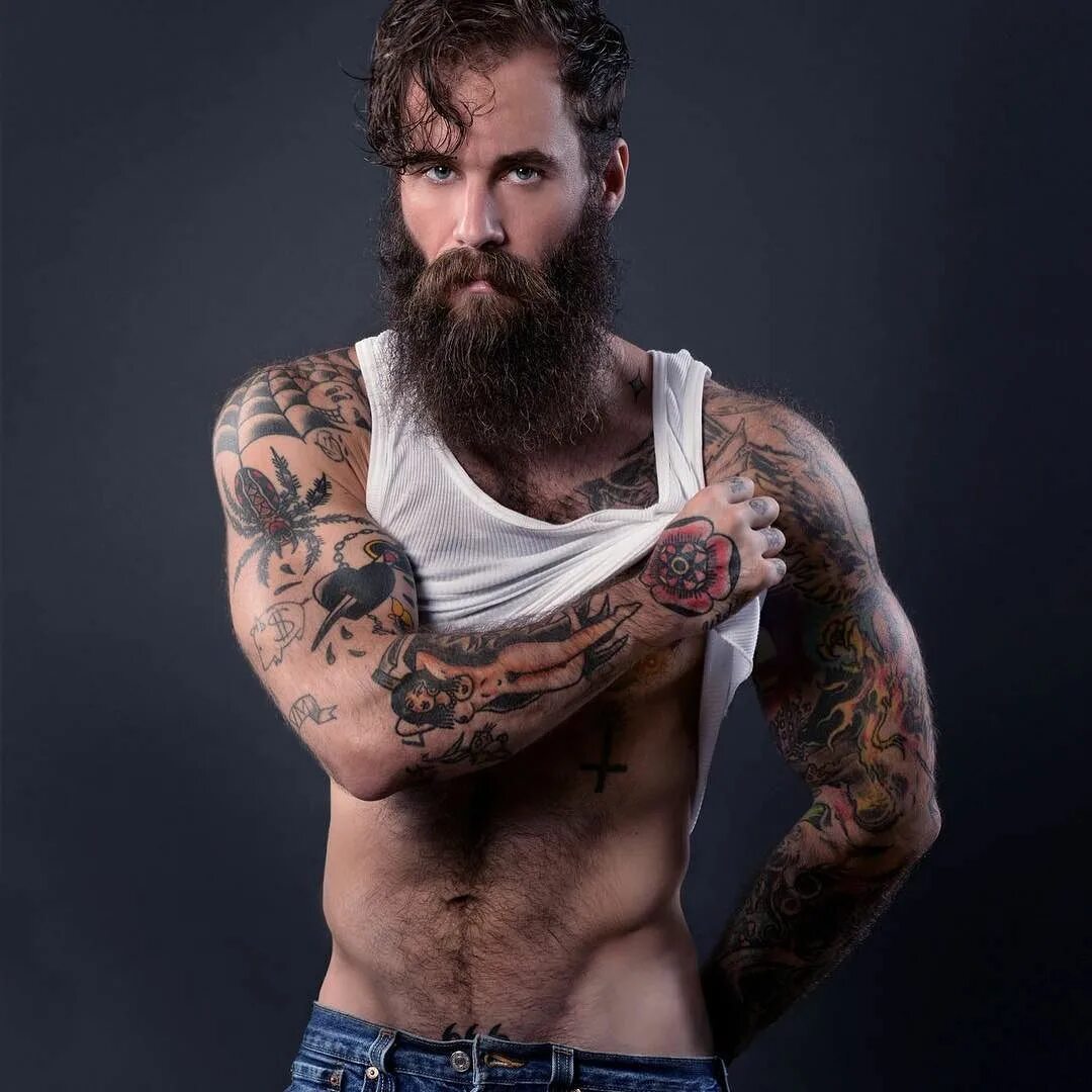 Накаченные бородатые мужчины. Бородатый мачо. Ливанец эмиль. Брутальный мужчина. Брутальный мужчина.