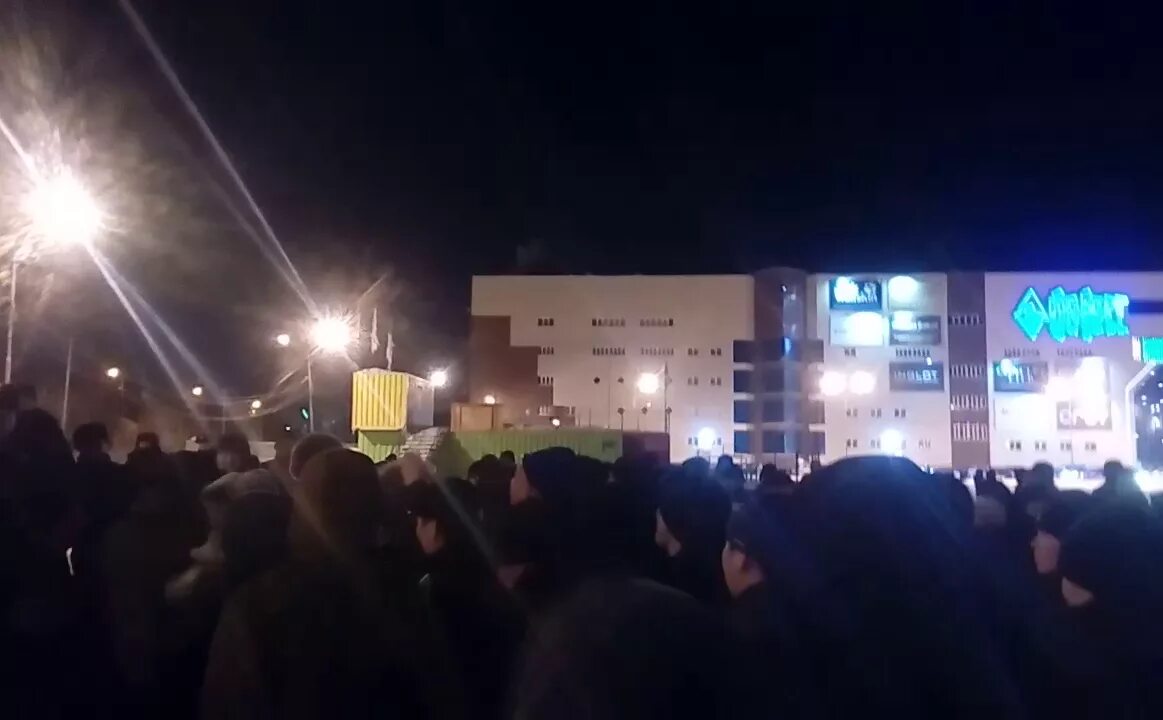 Якутск митинг навальный. Митинг против киргизов в якутске. Якутия митинг против мигрантов. Митинг в якутии против мигрантов 2024. Митинг в якутии против мигрантов 2024.