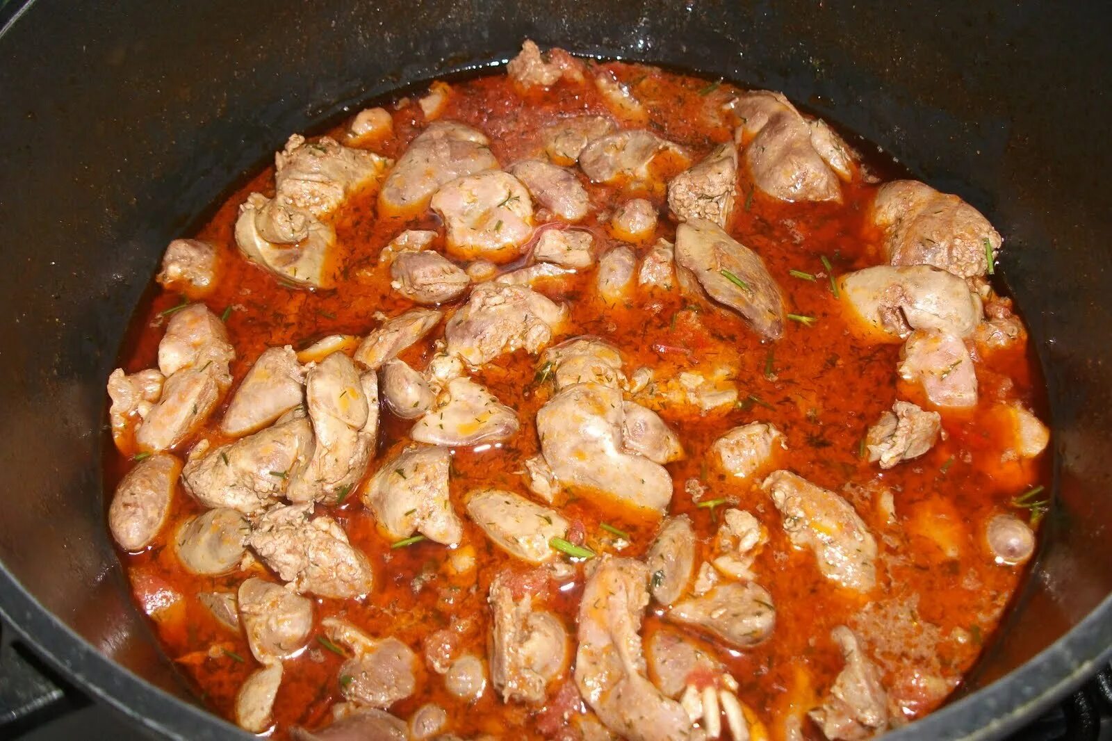 Куриные грудки с картошкой в мультиварке. Курица с подливкой. гуляш из курицы. курица с подливкой в мультиварке. гуляш из куриной грудки с подливкой.