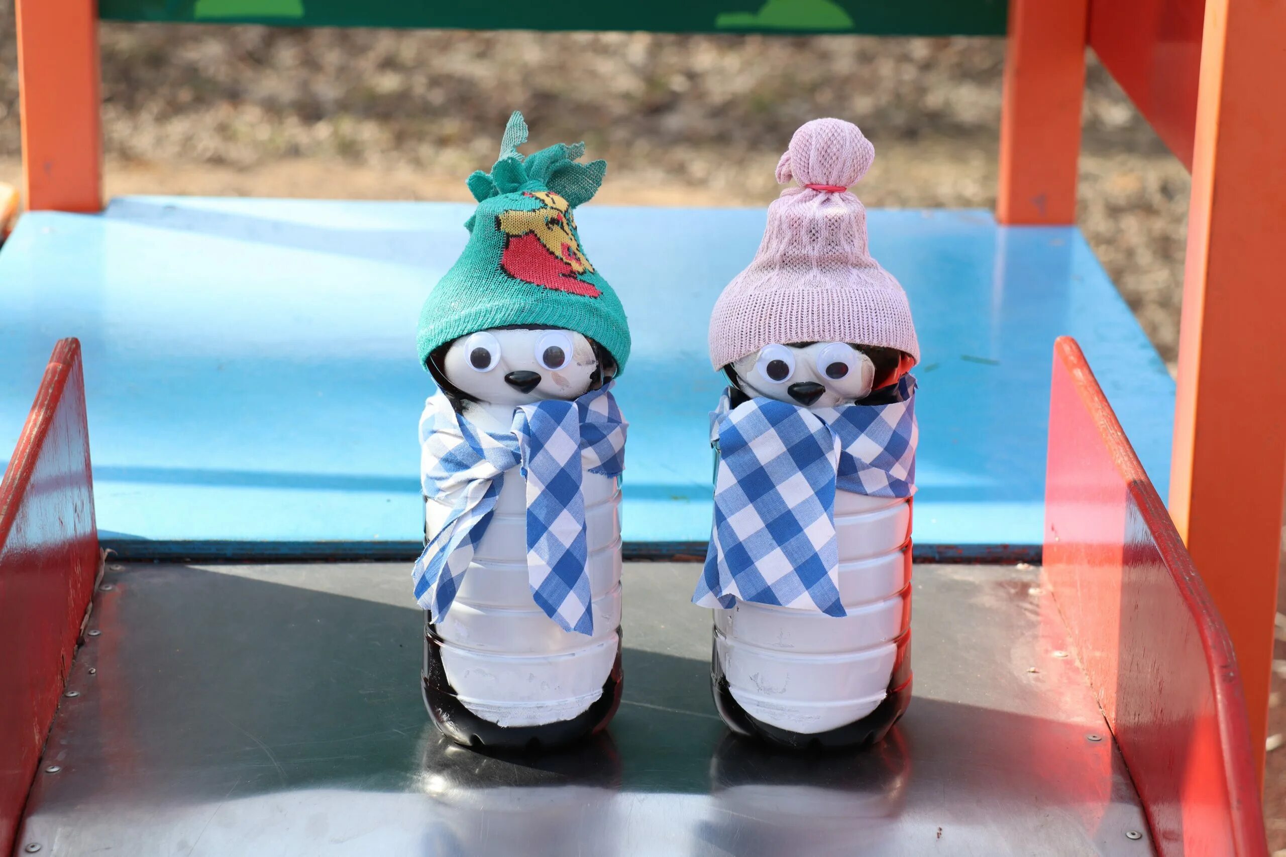 Поделки вместе. Мастер классы для детей. Поделки из бумаги. Поделка ладошки. Поделки для детей.