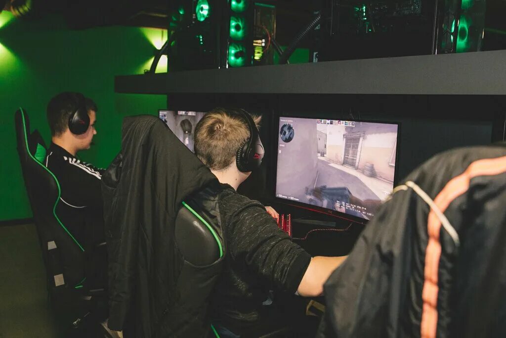 Матрица пк. Интернет нео. Магазин нео тосно. Брикс инвест клаб. Матрица обои.