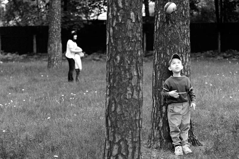 Игра в ПРЯТКИ. ПРЯТКИ СССР. Советские дети играют в ПРЯТКИ. Фотосессия игра в ПРЯТКИ.