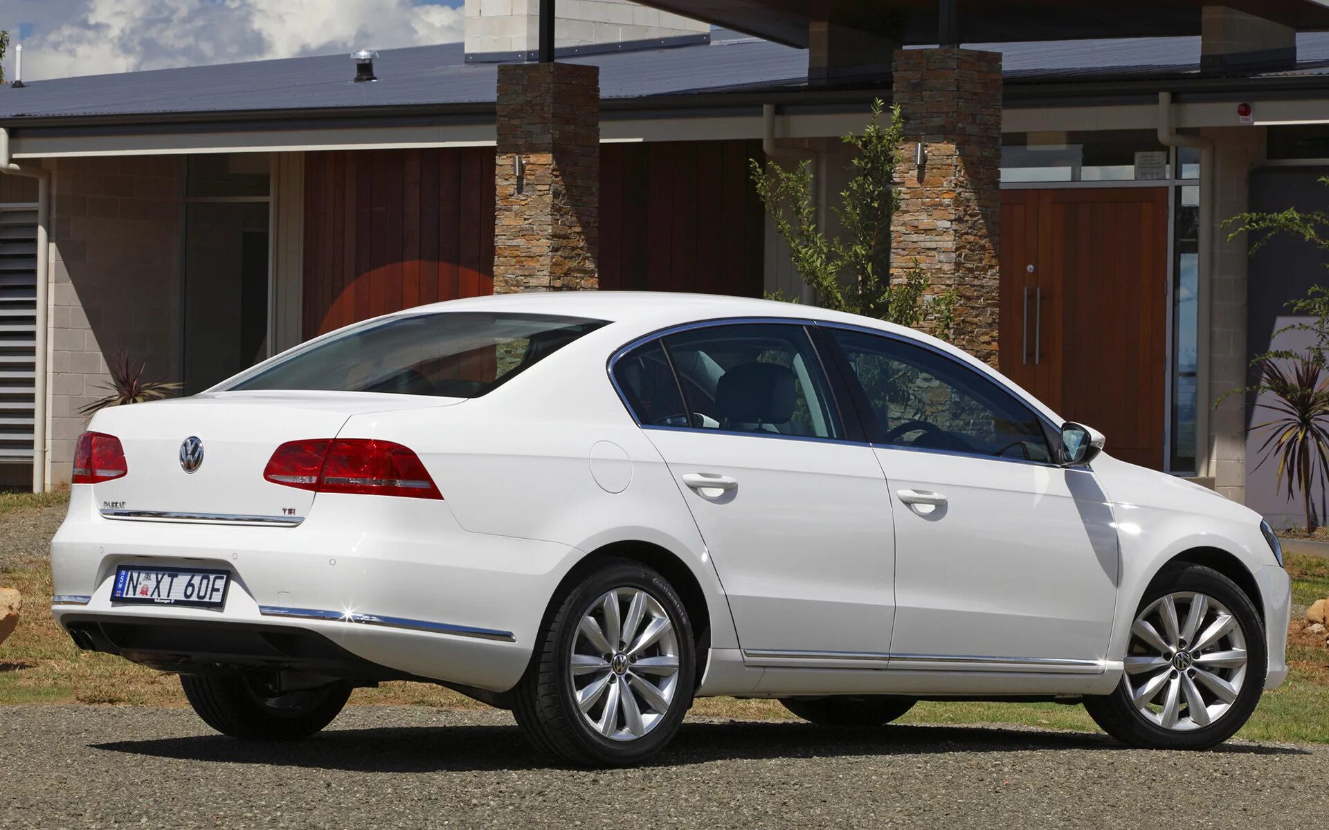 Пассат б7 беларусь. Фольксваген пассат b7. volkswagen passat b7 белый. vw passat b7 седан. фольксваген passat белый b7.