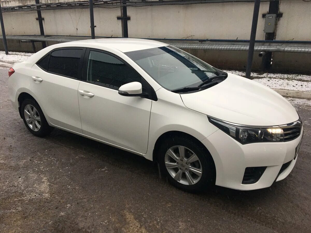 Королла 2014 купить. Toyota Corolla 2014 белая. Тайота Карола 2014 года белая. Тойота Королла 2014г. Тойота Королла 2014 года белая.