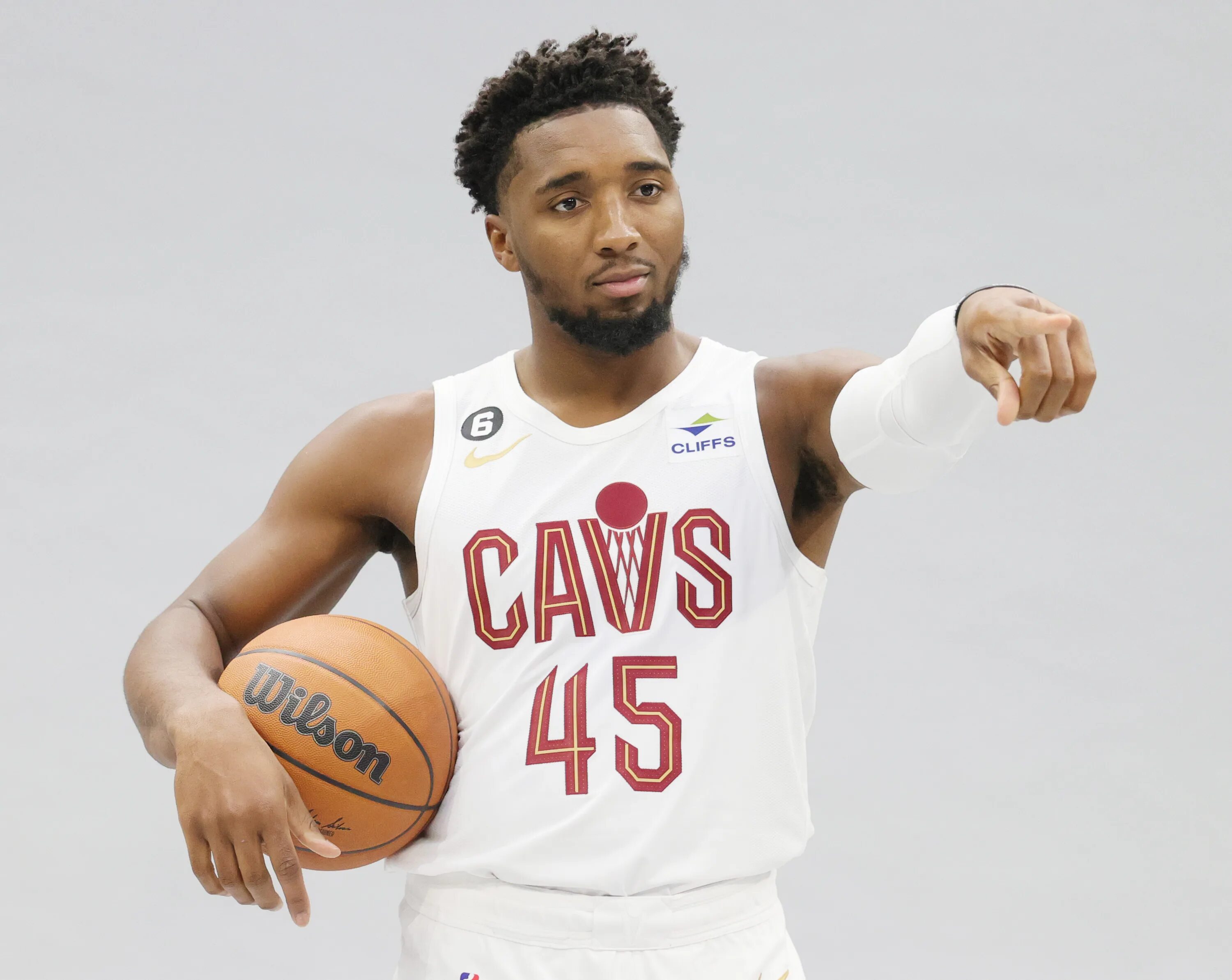 Эван митчелл. Donovan mitchell. донован митчелл баскетболист. donovan mitchell cleveland cavaliers. джакара митчелл.