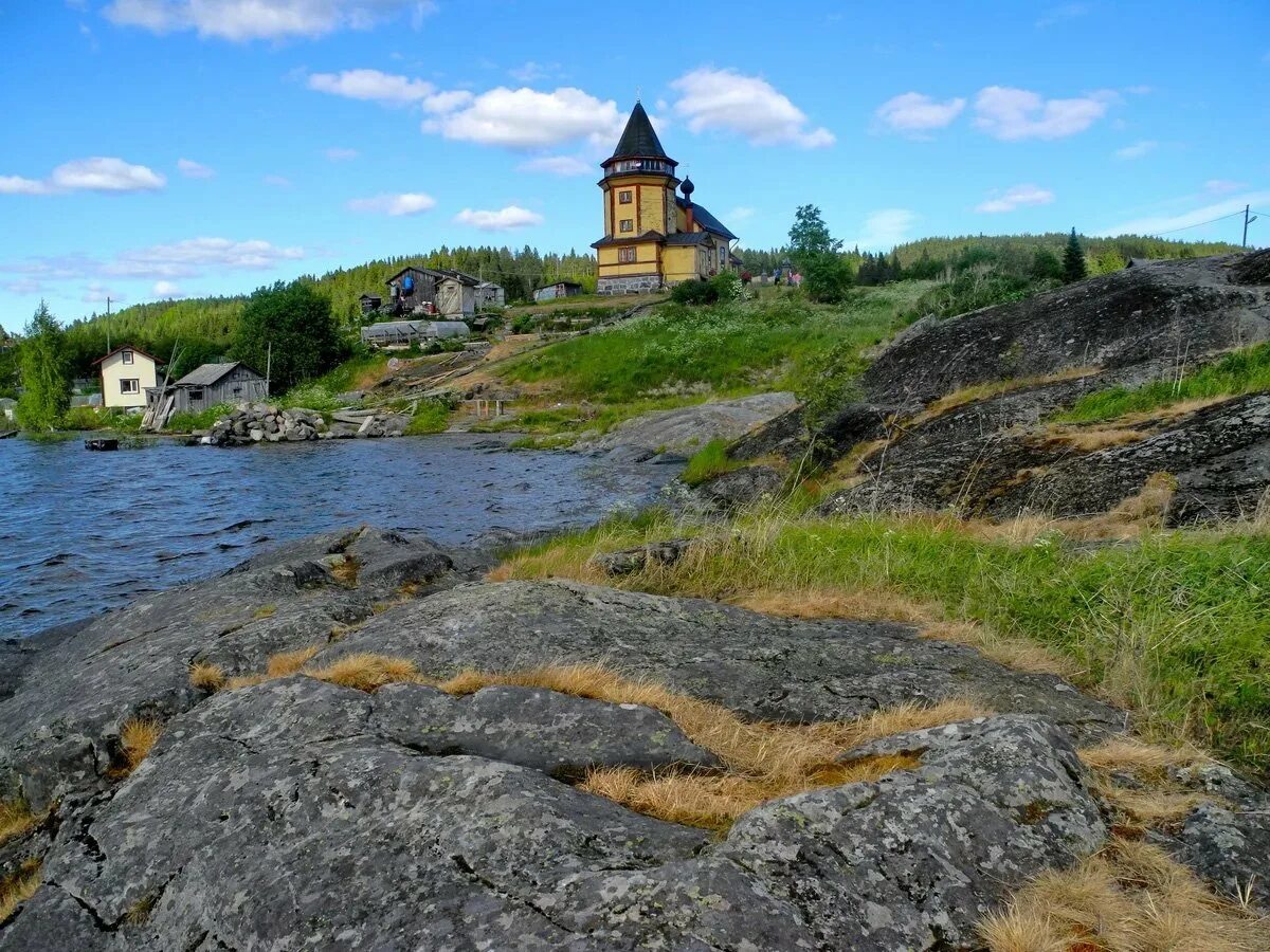 Остров сортавала. Риеккалансари остров Карелия. Остров Риеккалансаари Сортавала. Риеккалансаари Церковь Сортавала. Гора Риуттавуори Карелия.