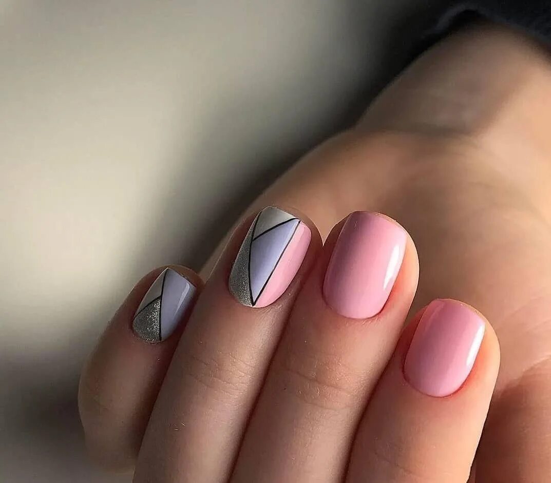 Цвет на короткие ногти 2024. Ногти короткие. Сиреневые ногти. Цвет на короткие ногти 2024. Карамельный цвет ногтей.