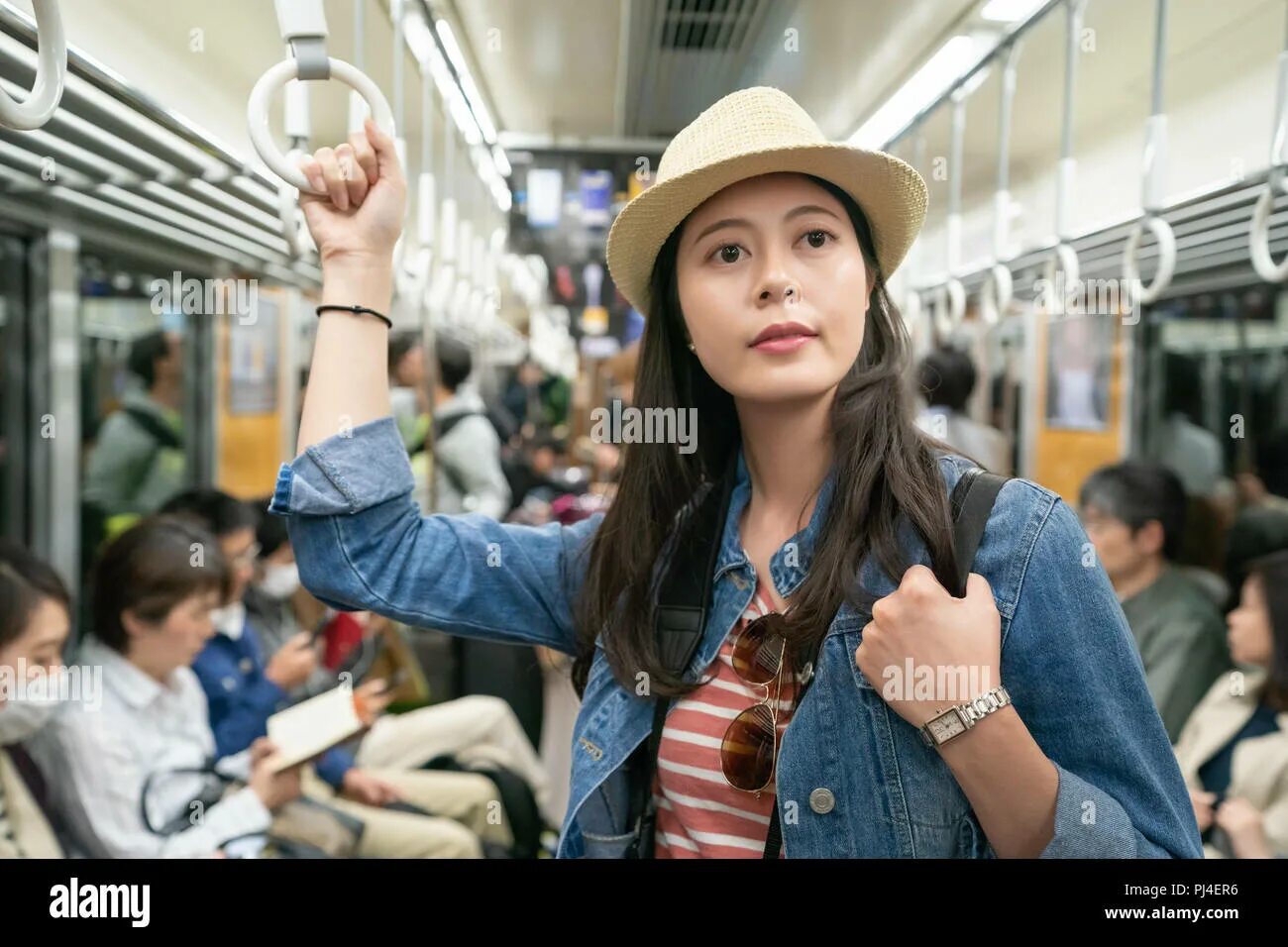 Поезд amtrak california. Ice cream train. Человек опаздывает на поезд. Фото девушка у поезда с рюкзаком. Парень на вокзале.