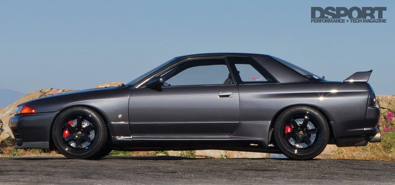 Nissan Skyline r32 сбоку. Skyline GTR 32. Ниссан Скайлайн р32 седан. Nissan r32. R side