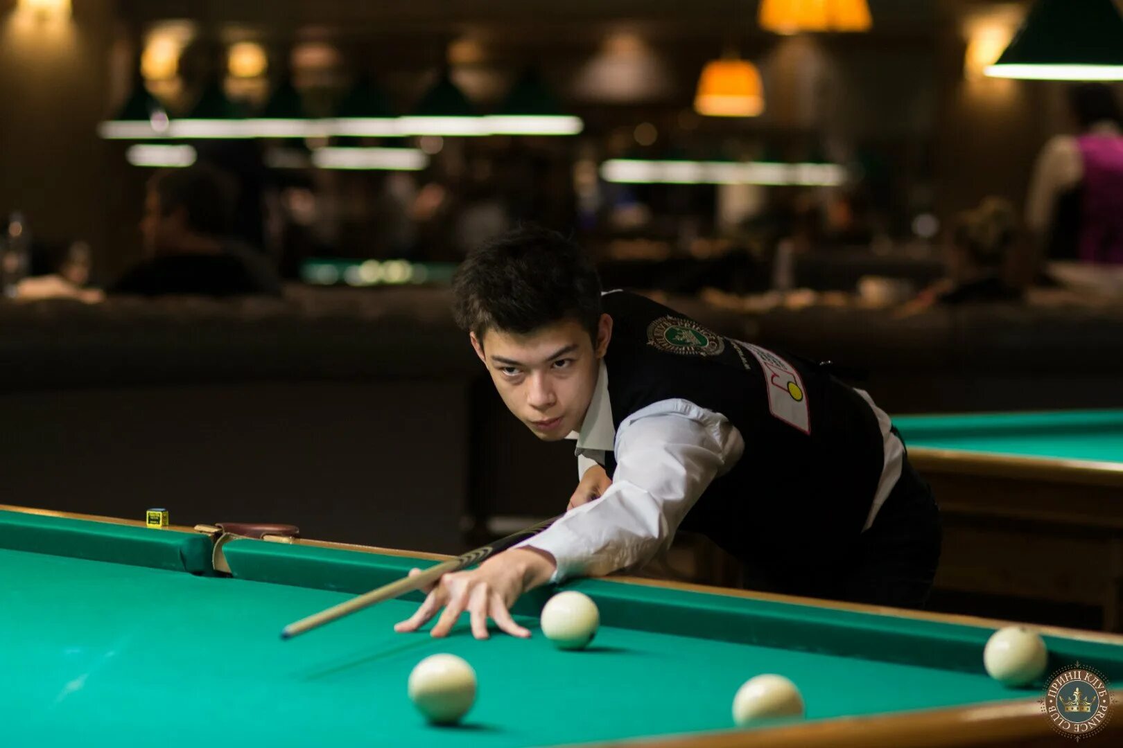 Шалиманов леонид иванович бильярд. Бильярд девушки. Мужчина в бильярдной. Ломакин кирилл бильярд. Осьминин, владислав андреевич.