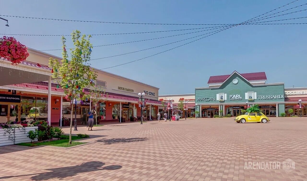 Покровский outlet. Аутлет Рига Вилладж. Аутлет Рига Покровское. Новая Рига аутлет Виладж. Novaya Riga Outlet Village, деревня Покровское.