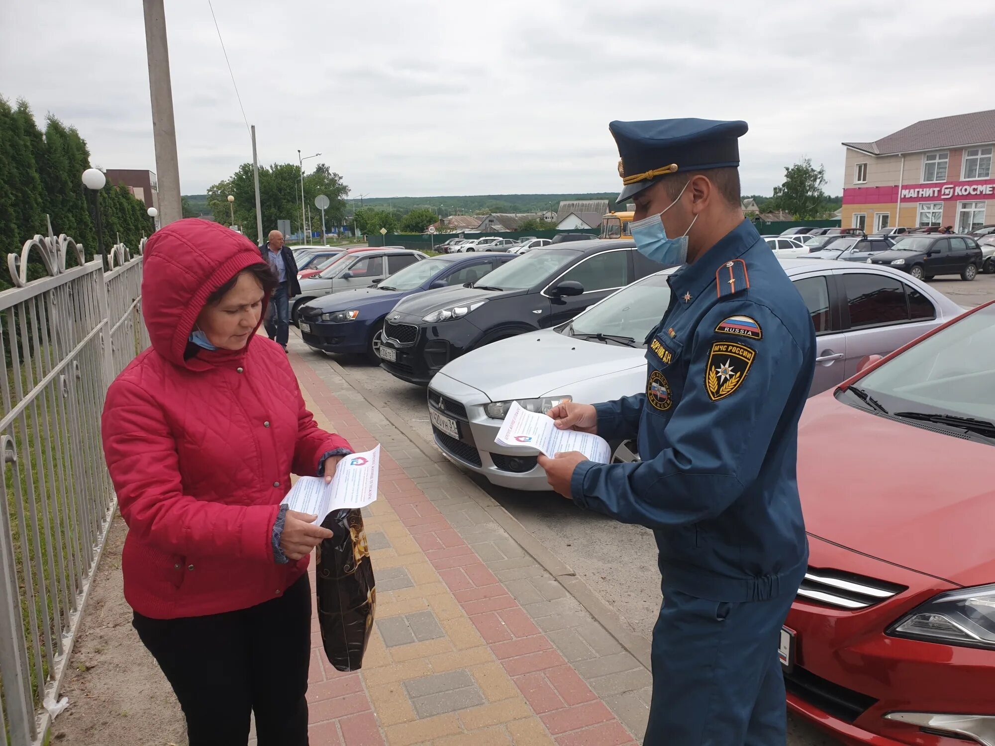 Инспектор государственного пожарного надзора требования. Пожарный инспектор. Инспектор МЧС. Пожарный инспектор МЧС. Пожарный инспектор проверяет.