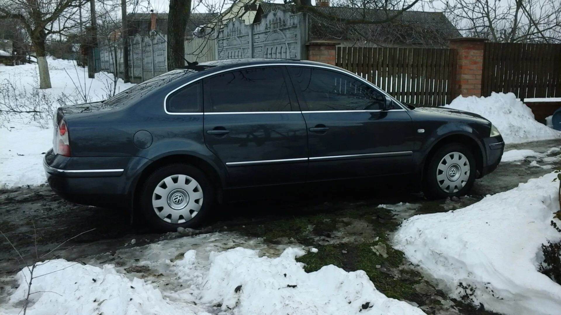 Колпачок пассат б5. Колпаки Пассат б5. Колпаки Пассат b5+. Колпаки VW Passat b5. Volkswagen Passat 5 с колпаками.