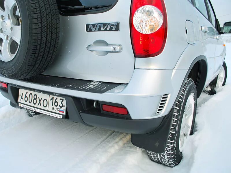 Задний бампер шеви нива. Chevrolet niva 2010 задний бампер. защита заднего бампера нива шевроле bertone. задний бампер chevrolet niva 2016 года. шевроле нива задний бампер усиленный бертон.