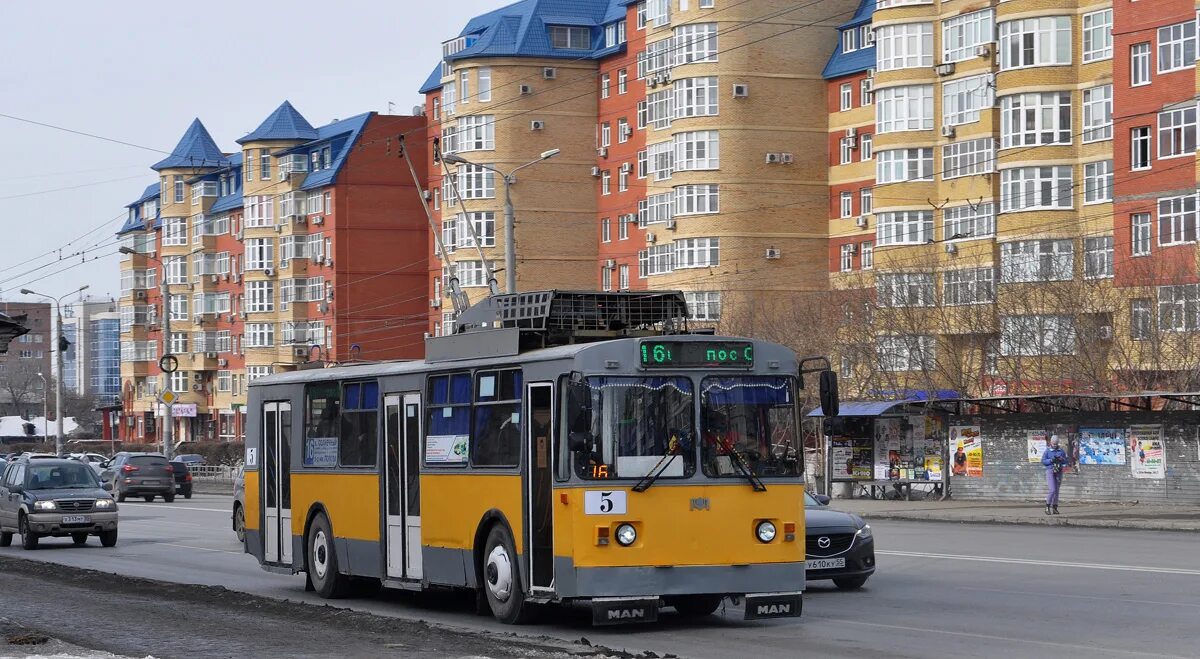 5 октября омск. Троллейбус АКСМ 101 КВР Омск. Троллейбус 141 Омск. Троллейбус Омск.