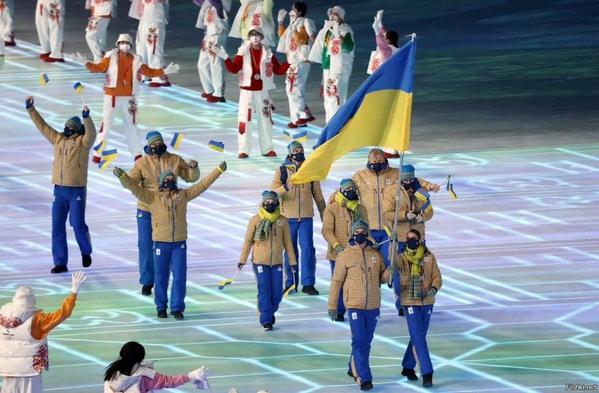 Церемония открытия страны. Открытие Олимпийских игр в Китае 2022. Зимние Олимпийские игры 2022 церемония открытия. Форма олимпийской сборной Украины 2022.