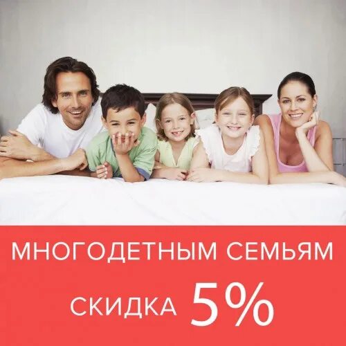 дети держатся за руки. хор многодетных семей дружная семья. хор многодетных сетей москвы. 9 мая 2022 краснотурьинск. хор многодетных семей - солнечный круг.