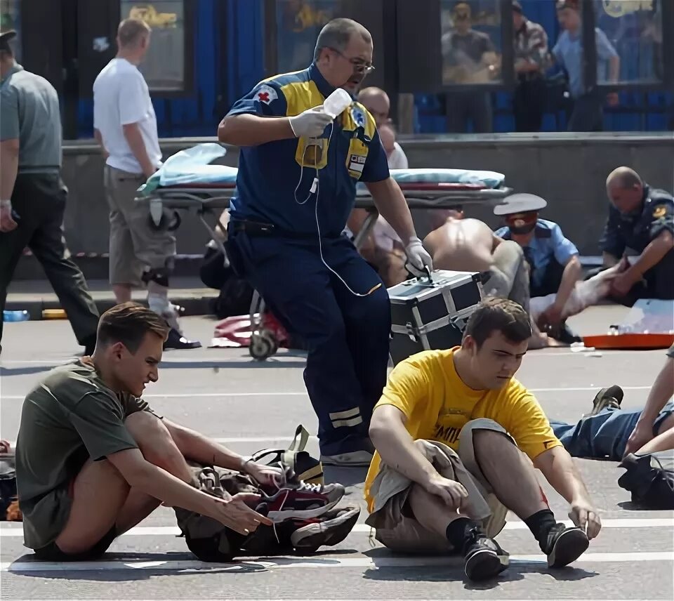 Нов 5 июля. Фестиваль Крылья в Тушино взрыв 2003. Взрыв на фестивале Крылья 2003. Фестиваль Крылья в Тушино теракт. Крылья. Теракт в Тушино 5 июля 2003.