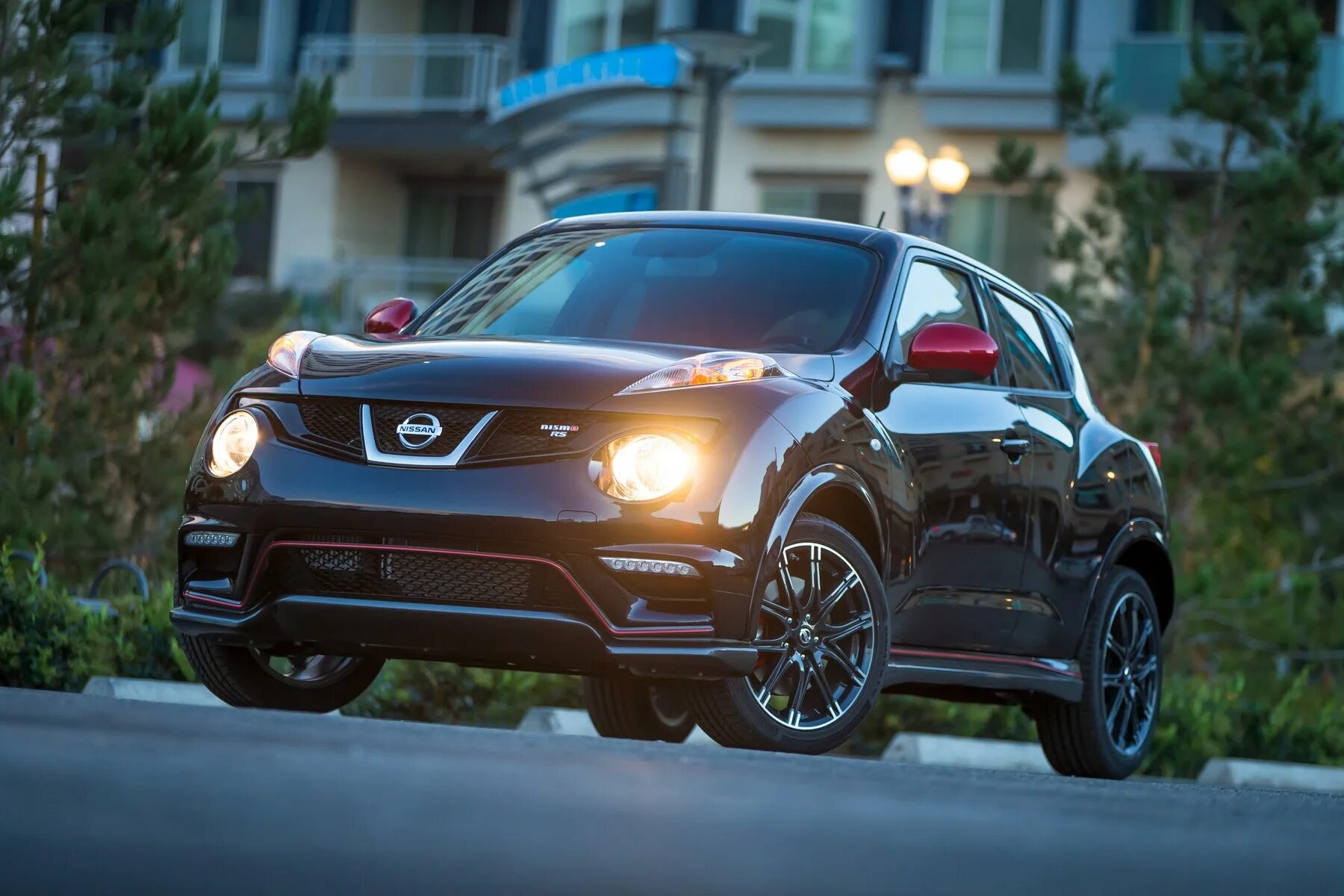 Nissan juke 2010. Ниссан кашкай жук. Кроссовер ниссан джук. Ниссан жук 4х4. Nissan juke 2023.