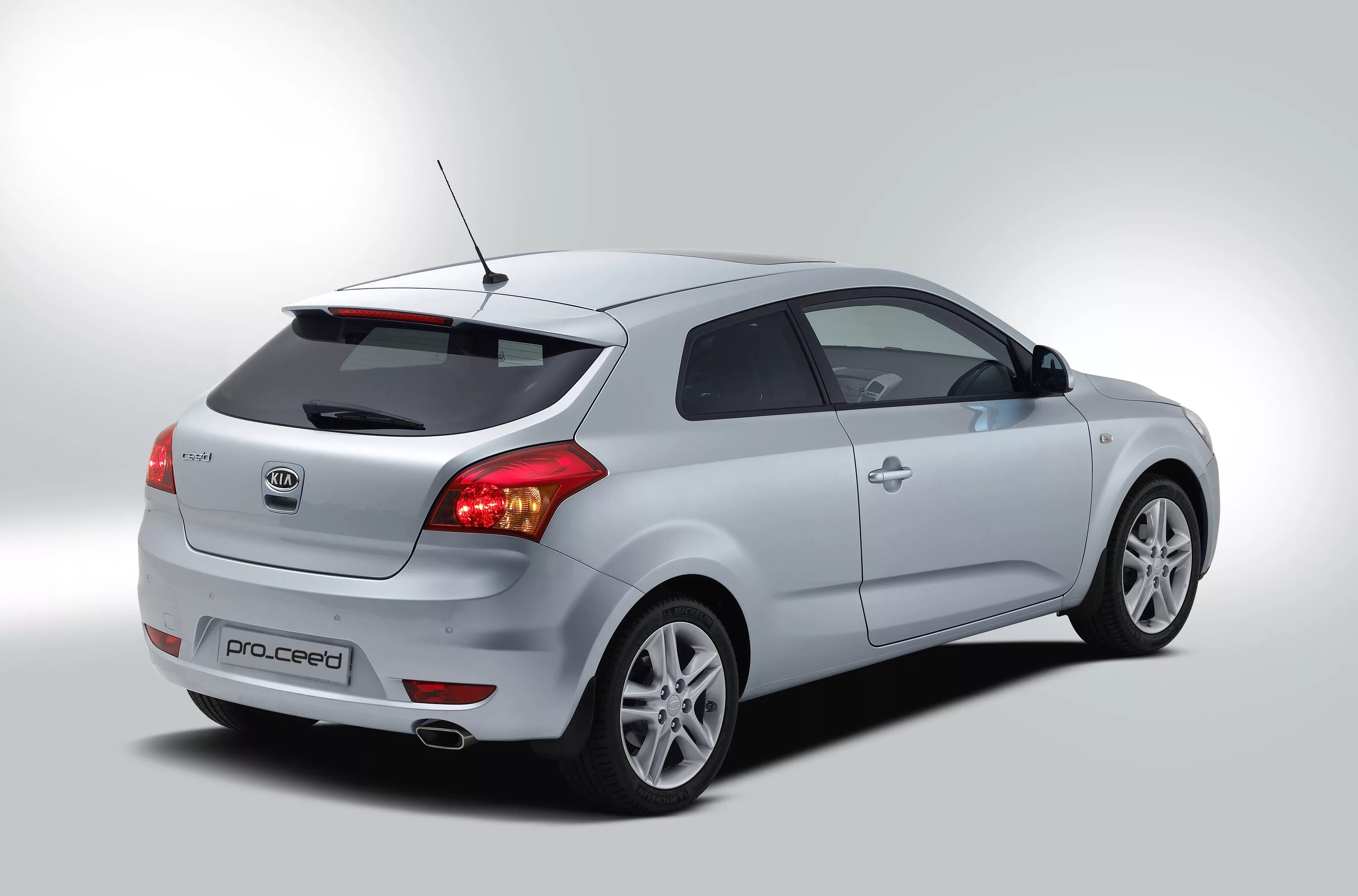 Купить хэтчбек татарстан. Kia Pro Ceed 2008. Киа СИД 2008 хэтчбек. Kia Ceed ed 2008. Kia Ceed 2008 хэтчбек.