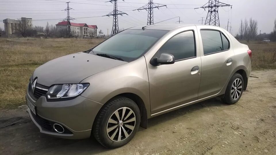 Литье на логан. Renault logan 2 r16. рено логан 2 r17. рено логан 2 на 16 дисках. рено логан 2 на литье.