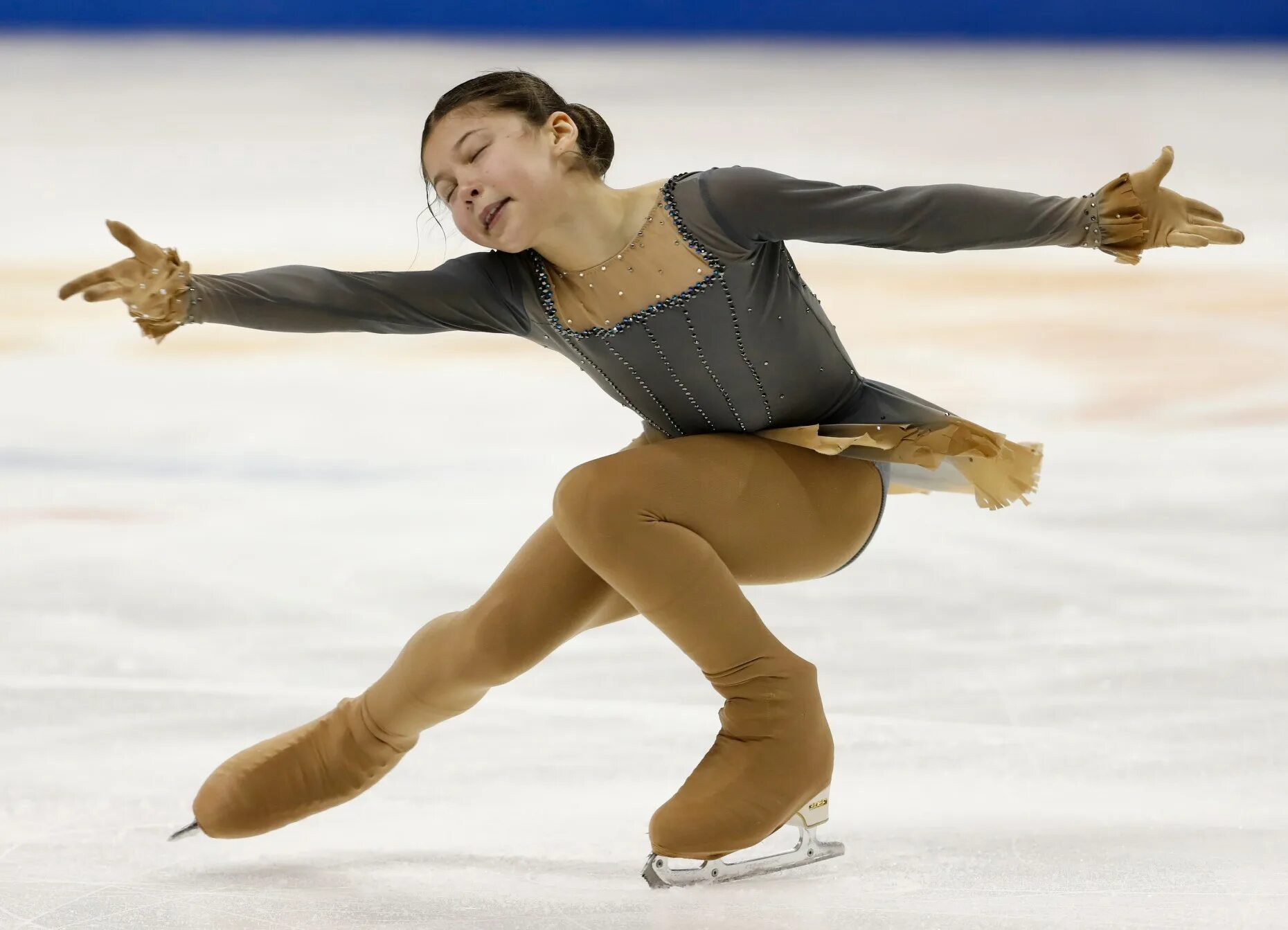 Фигурное катание ступени. Asian open 2025 фигурное катание. какую одежду носят фигуристы. русские фигуристки козероги живые. genshin as figure skaters.