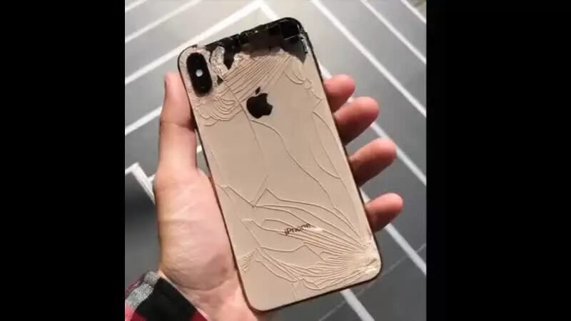 Замена задней крышки iphone xs. Iphone XS Max Rose Gold. Разбитый iphone XS Max. Заднее стекло iphone 13 Pro Max. Айфон XS Max разбито стекло.