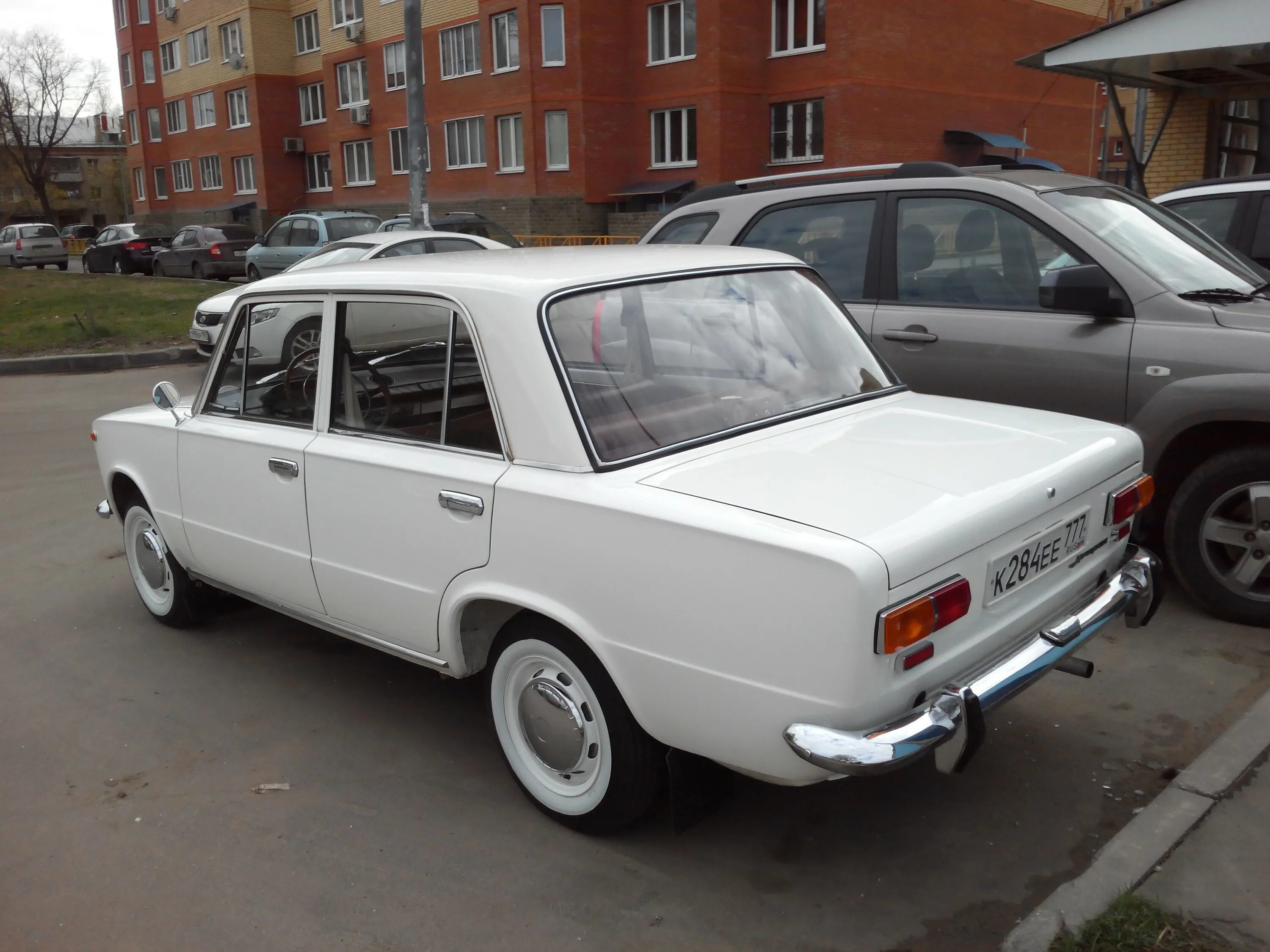 Ваз 21011 копейка. Ваз 00 1. Ваз-21013 жигули. Ваз-21011 жигули. Ваз 00 1.