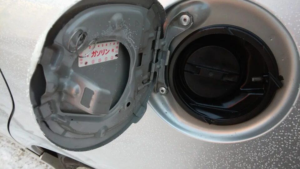 Пружина лючка бензобака ларгус артикул. 6001548362 пружина лючка. Renault logan пружина лючка бензобака. Пружина лючка бензобака ларгус. Пружина лючка бензобака ларгус.