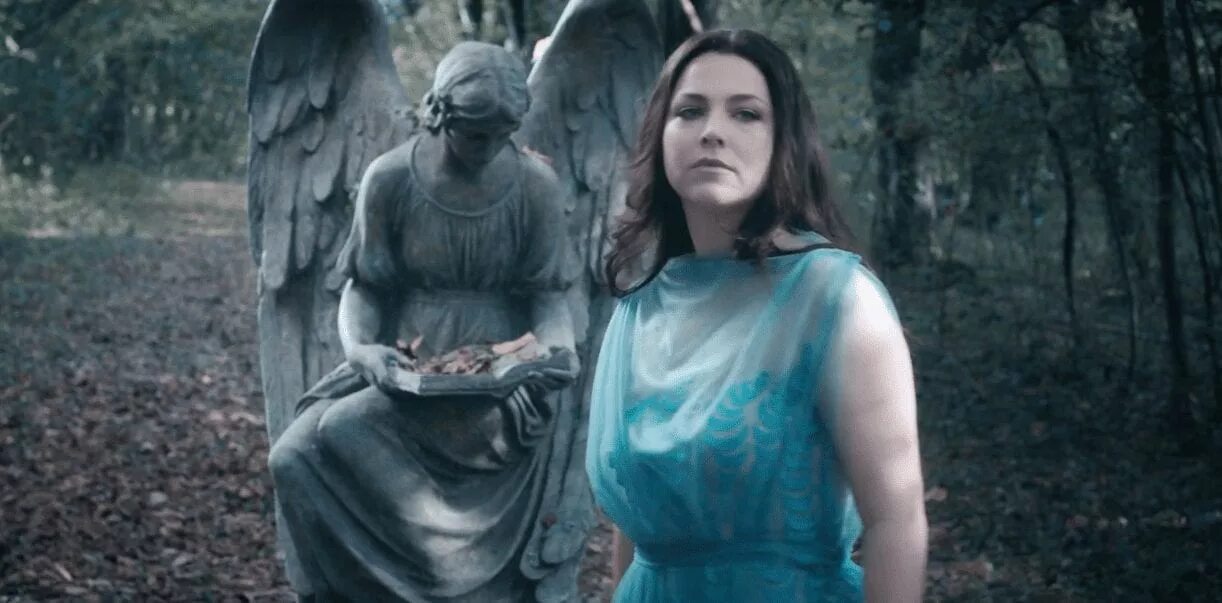 Speak to me. Amy Lee speak to me. Фильм про девушку статую. Sweet Amy Lee. Эмили в молодости Evanescence.