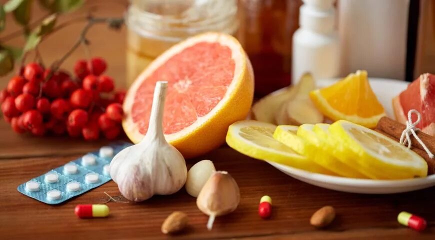 Какие фрукты при гриппе. Продукты от гриппа. фрукты от простуды. витамины от простуды. фрукты и овощи от гриппа.