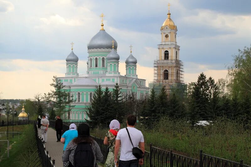 Свято-Троицкий Серафимо-Дивеевский монастырь. Серафимо-Дивеевский монастырь Святая канавка. Святая канавка Дивеевского монастыря. Дивеево монастырь сайт расписание