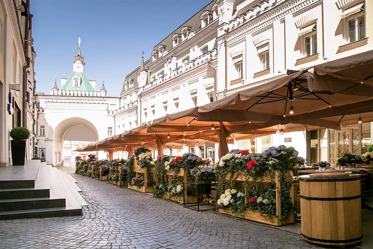 Вино и крабы москва. Wine and Crab ресторан Москва. Wine Crab Никольская веранда. Вино и Крабы ресторан на Никольской. Краб и вино ресторан Москва Никольская.