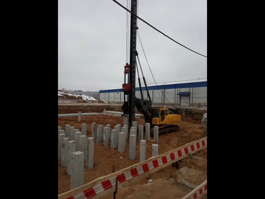 Забивка жб свай. Стройматик сгк-200. Сп 49 забивка мостовых свай. Сваи забили строительный. Забивные сваи технология забивки.